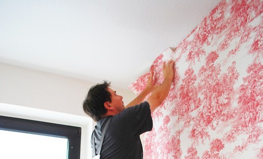 How to wallpaper a room
