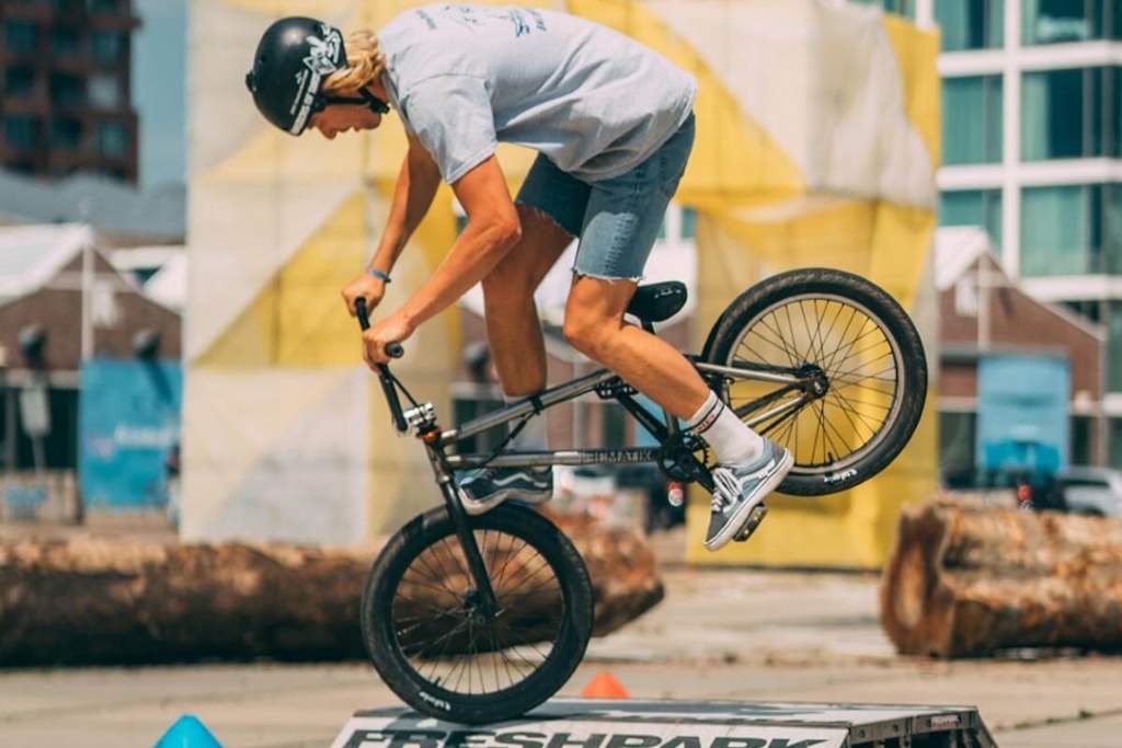 Grinding Rails and Ledges